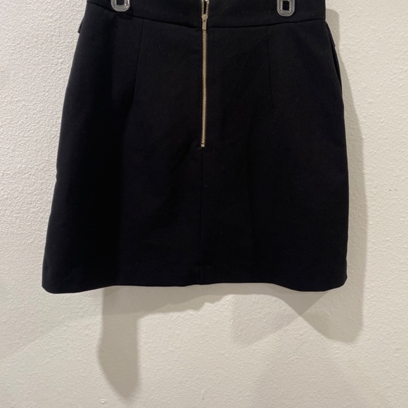 H&M Black double buttoned front zippered back skirt - Picture 6 of 7